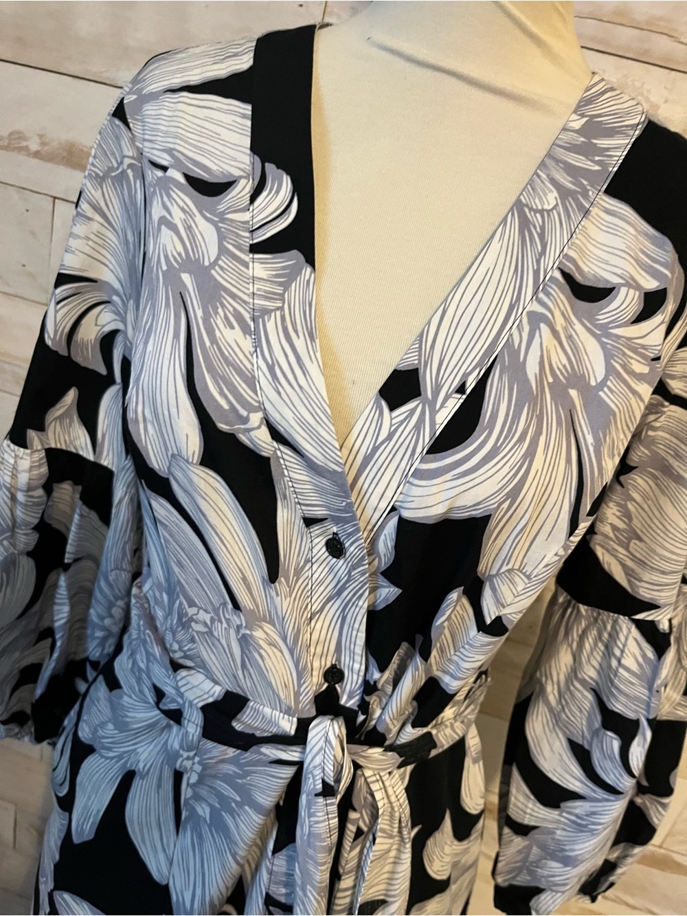 NWOT Anthropologie size 6 faux wrap midi dress - Picture 6 of 13